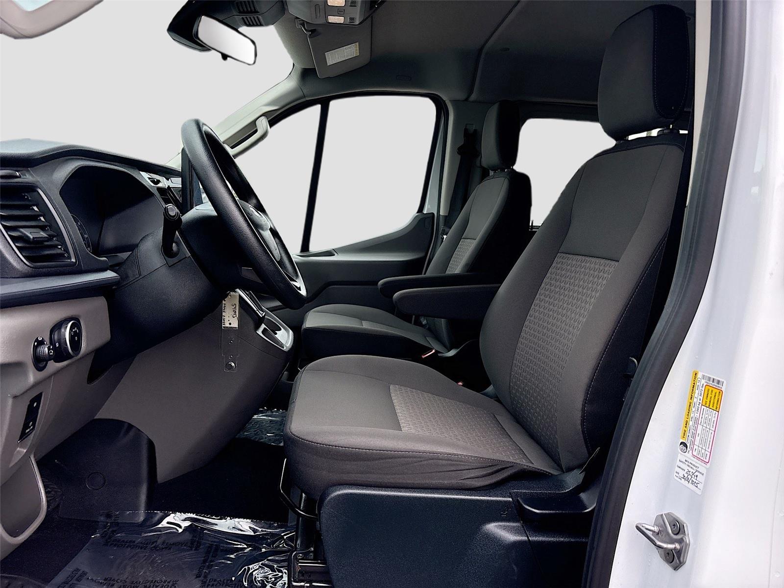 2023 Ford Transit Passenger Wagon XLT