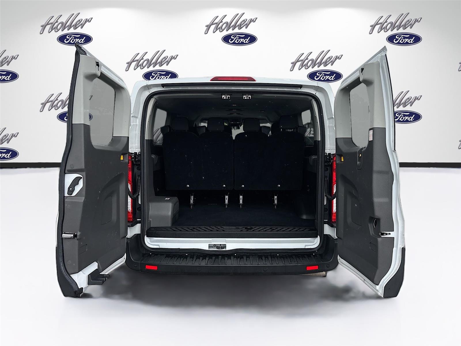 2023 Ford Transit Passenger Wagon XLT