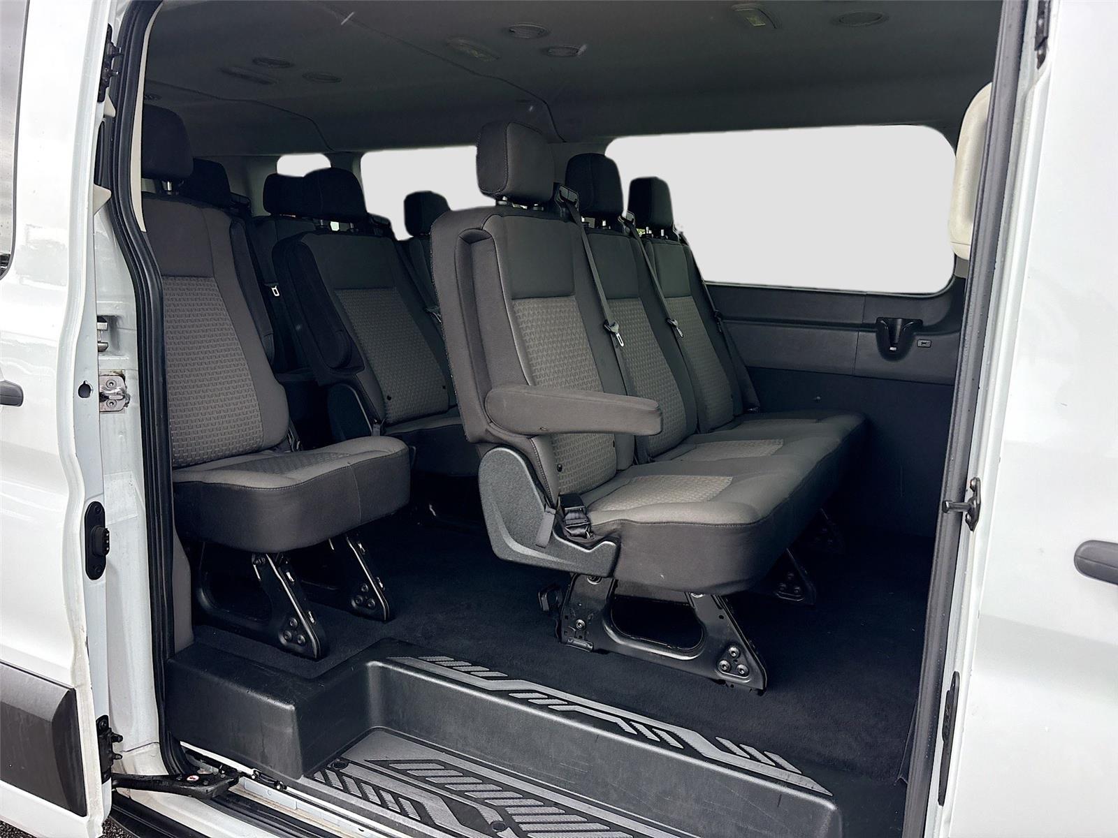 2023 Ford Transit Passenger Wagon XLT