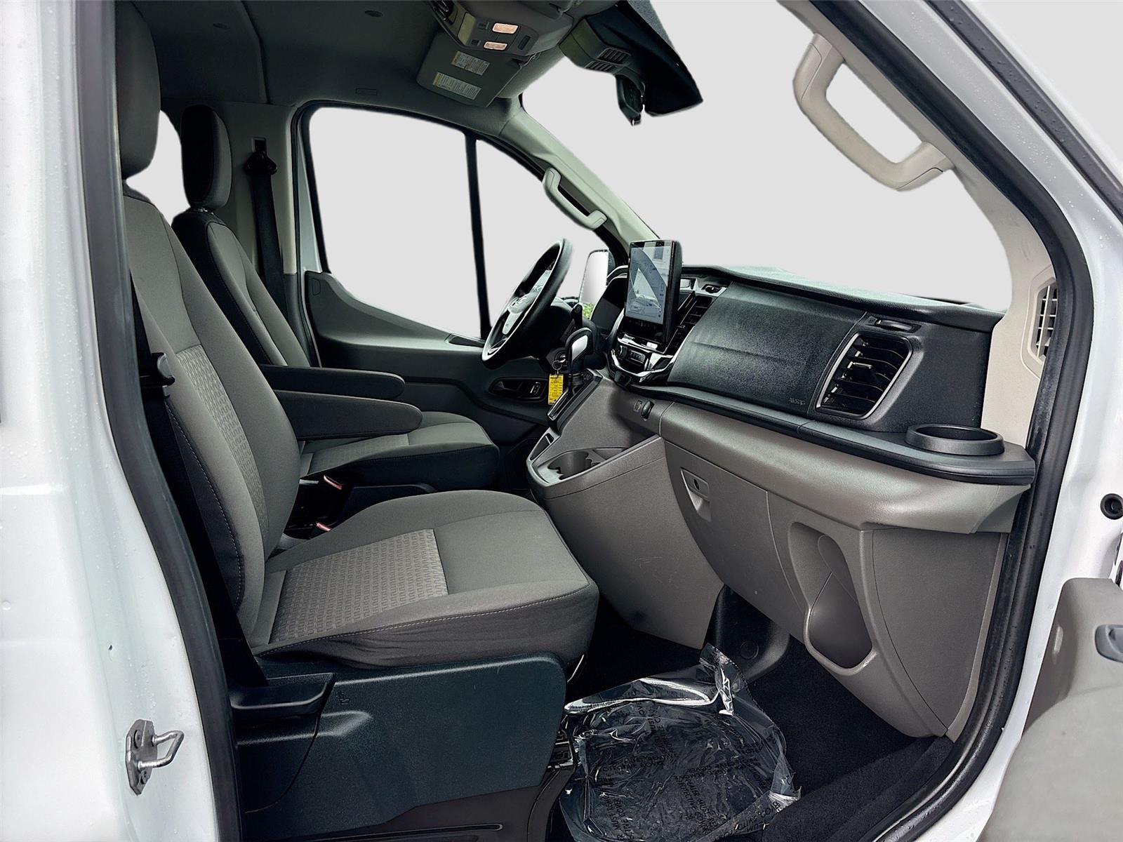 2023 Ford Transit Passenger Wagon XLT