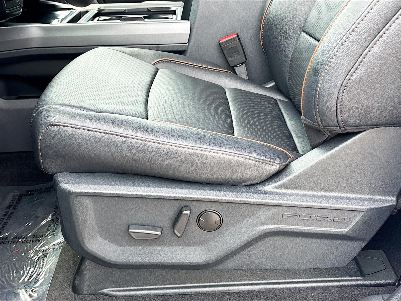 2026 Ford Super Duty F-350 DRW LARIAT