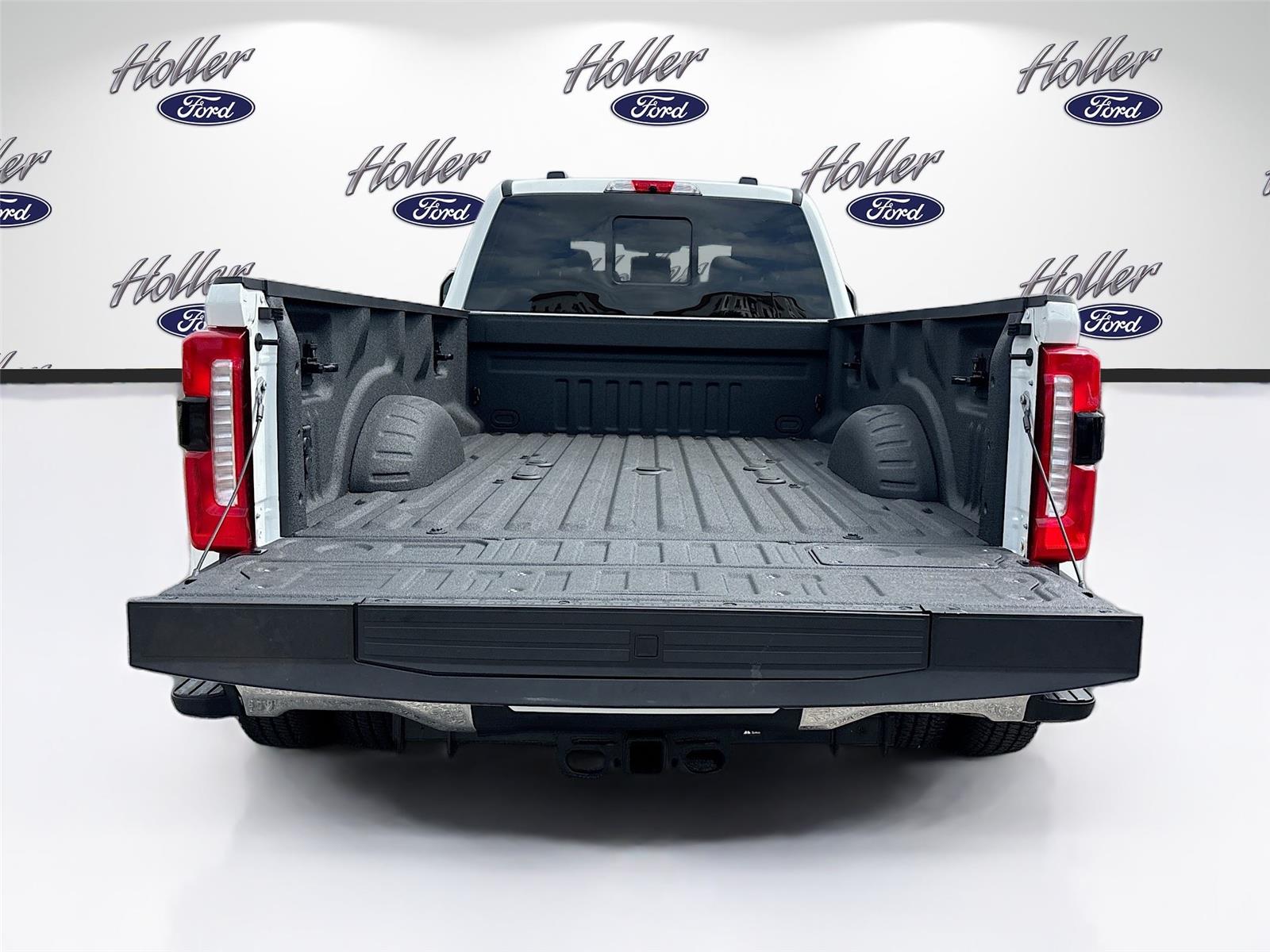 2026 Ford Super Duty F-350 DRW LARIAT