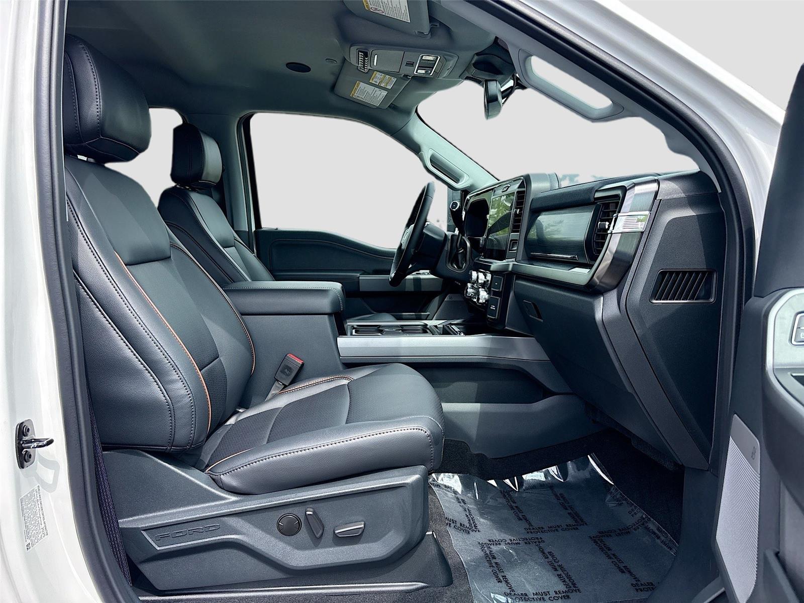 2026 Ford Super Duty F-350 DRW LARIAT