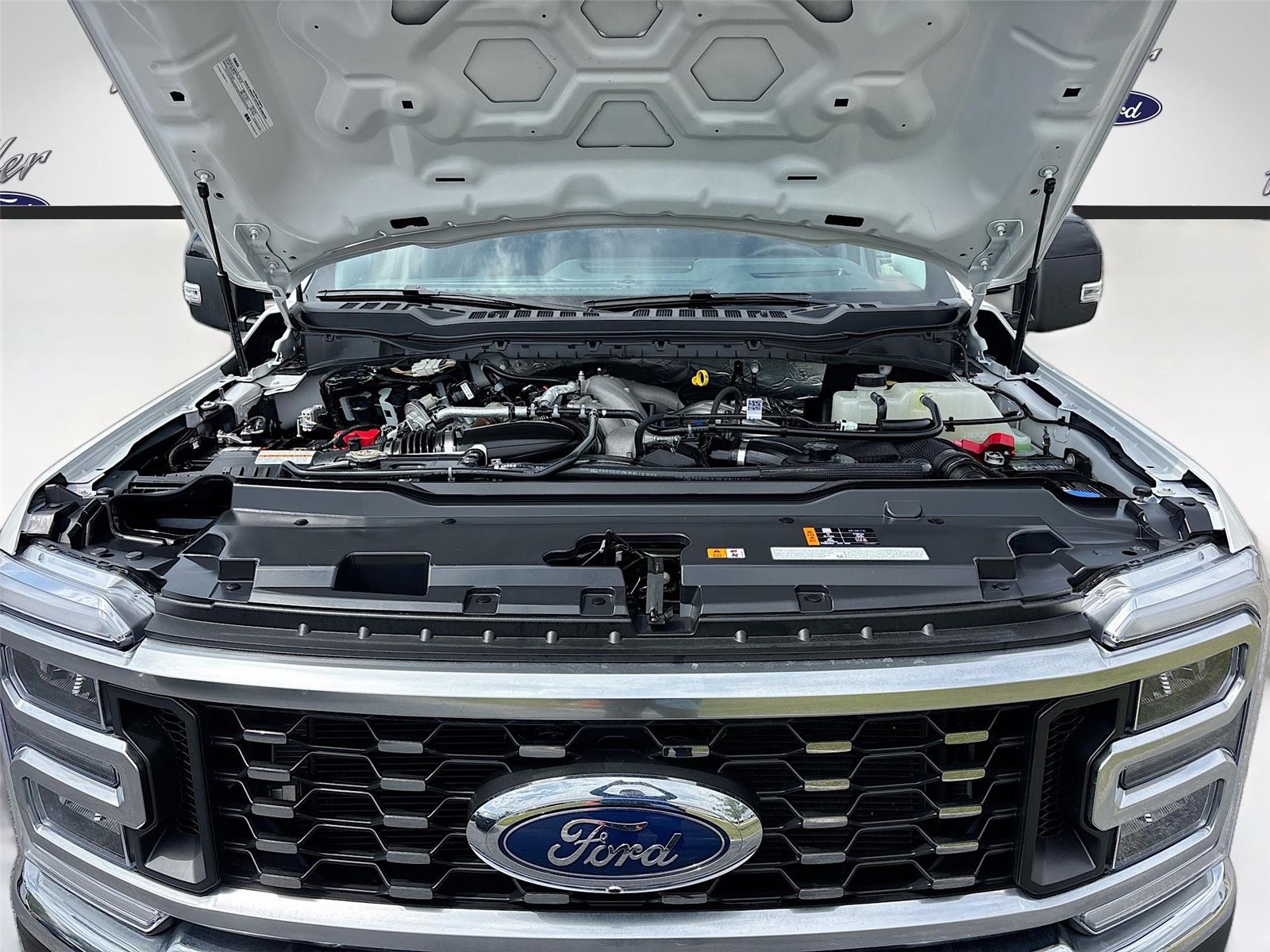 2026 Ford Super Duty F-350 DRW LARIAT