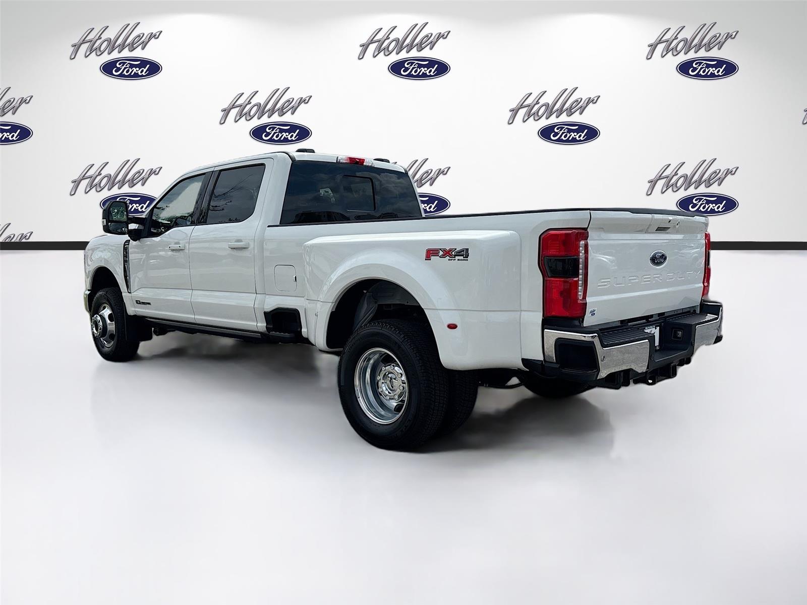 2026 Ford Super Duty F-350 DRW LARIAT