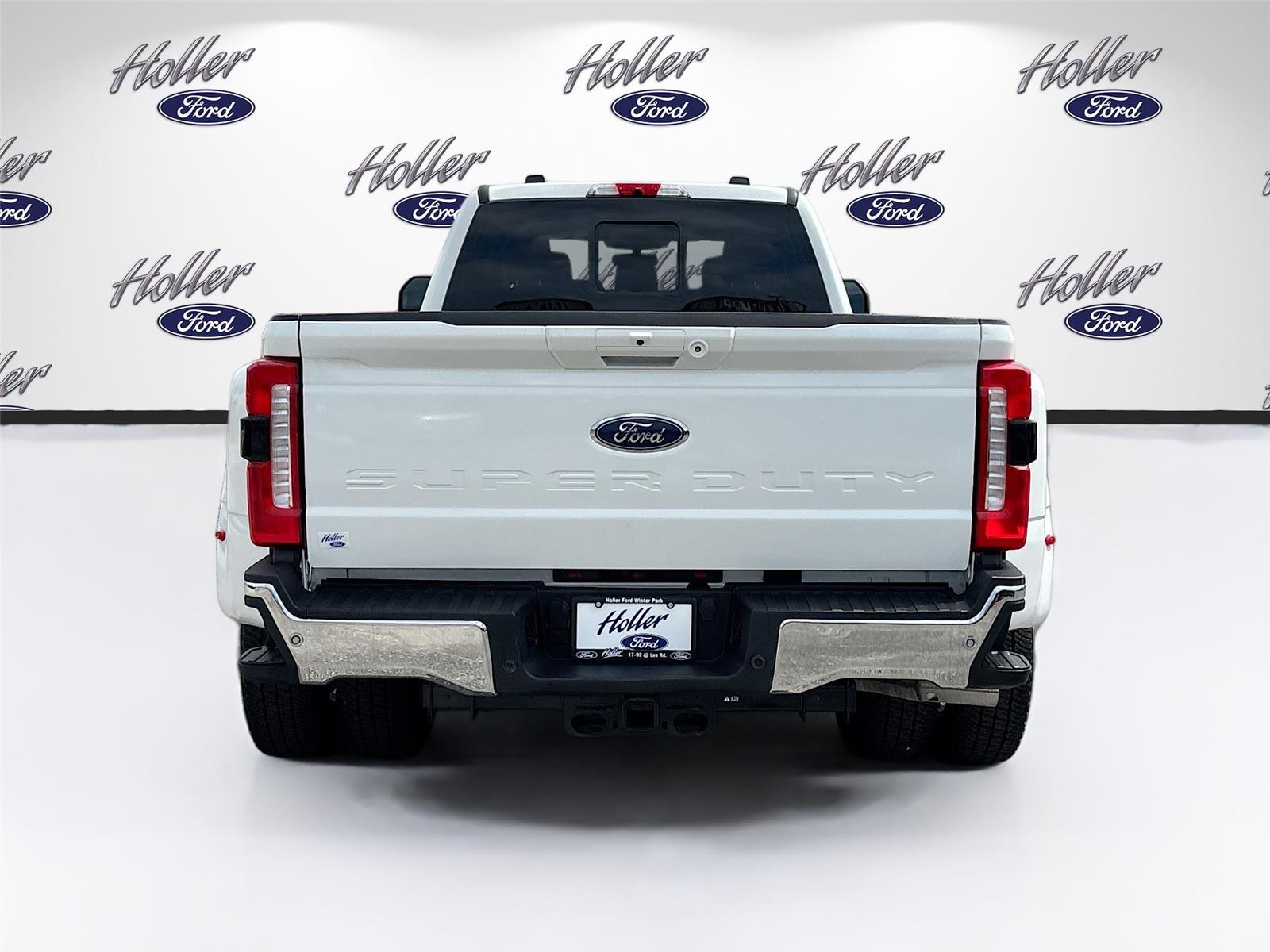 2026 Ford Super Duty F-350 DRW LARIAT