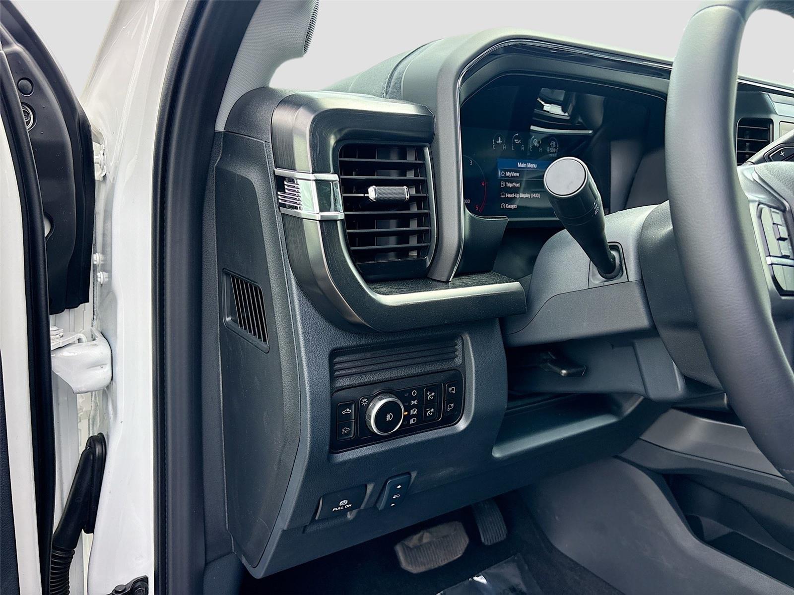 2026 Ford Super Duty F-350 DRW LARIAT