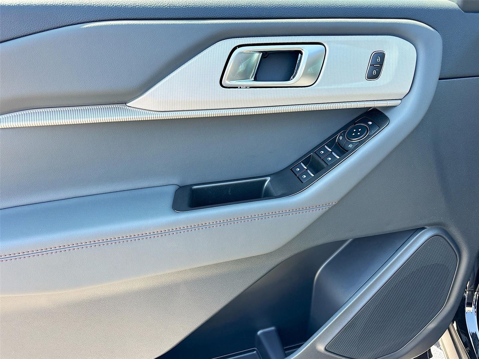 2026 Ford Explorer Active w/100A Pkg