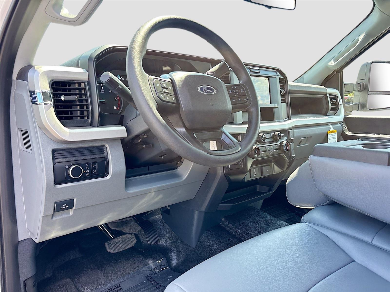 2026 Ford Super Duty F-550 DRW XL