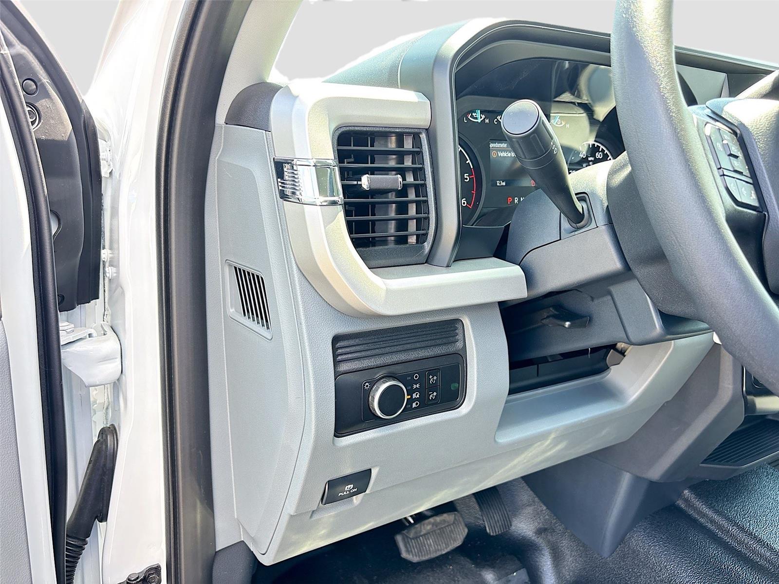 2026 Ford Super Duty F-550 DRW XL