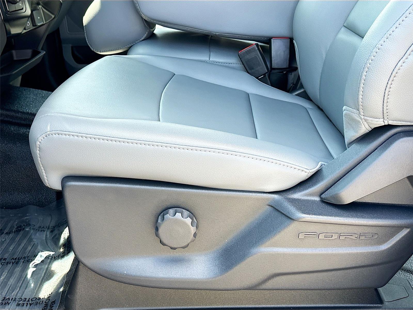 2026 Ford Super Duty F-550 DRW XL