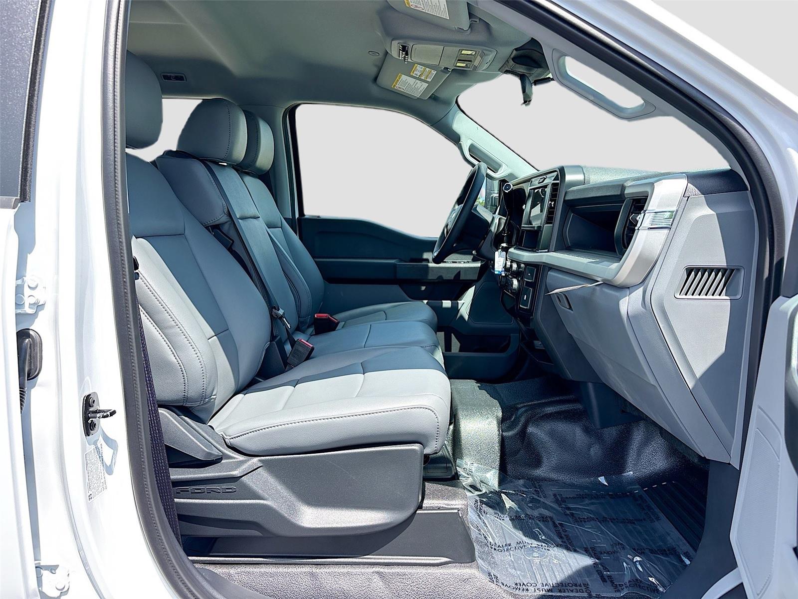 2026 Ford Super Duty F-550 DRW XL