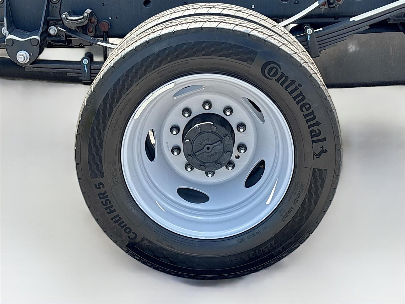 2026 Ford Super Duty F-550 DRW XL