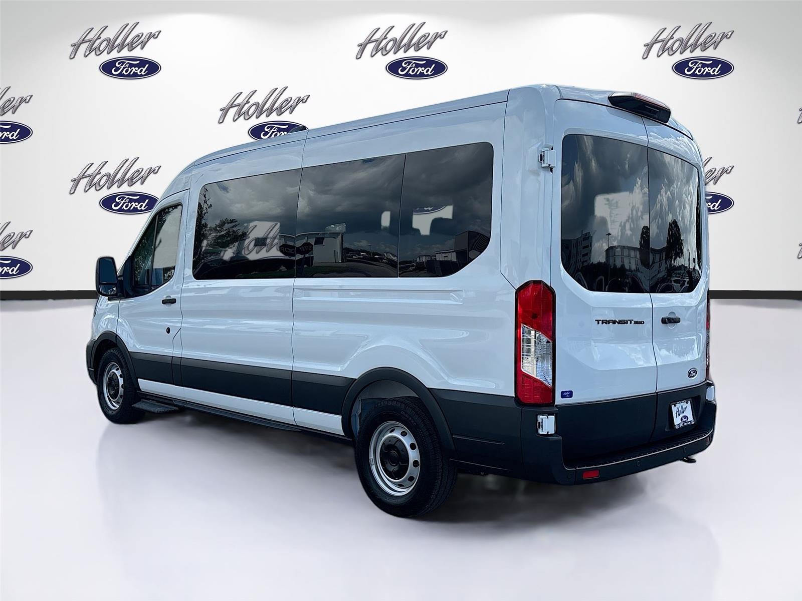 2026 Ford Transit Passenger Wagon XL
