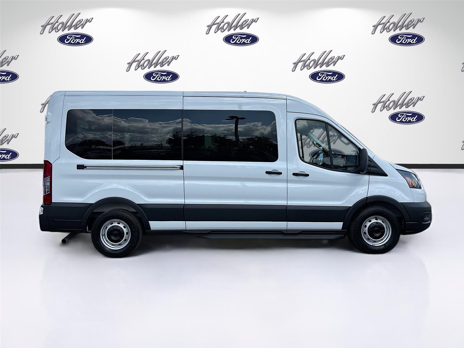 2026 Ford Transit Passenger Wagon XL