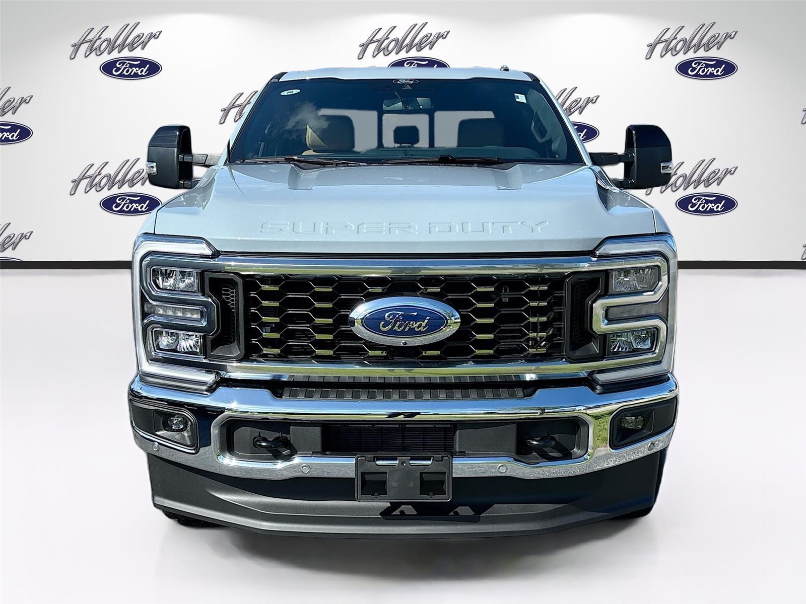 2026 Ford Super Duty F-350 DRW LARIAT