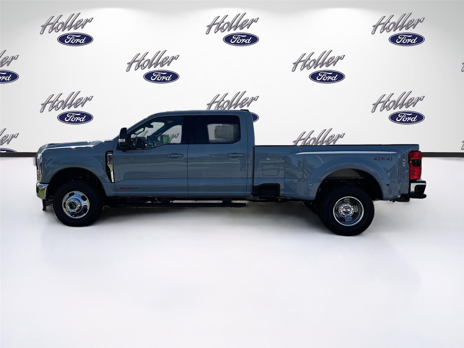 2026 Ford Super Duty F-350 DRW LARIAT