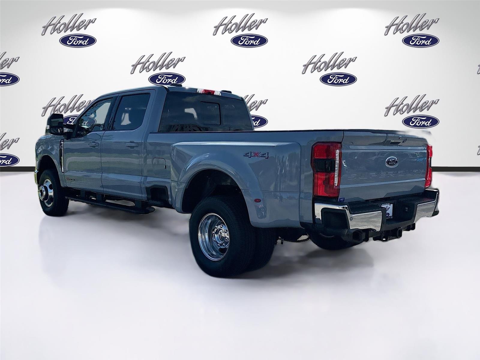 2026 Ford Super Duty F-350 DRW LARIAT