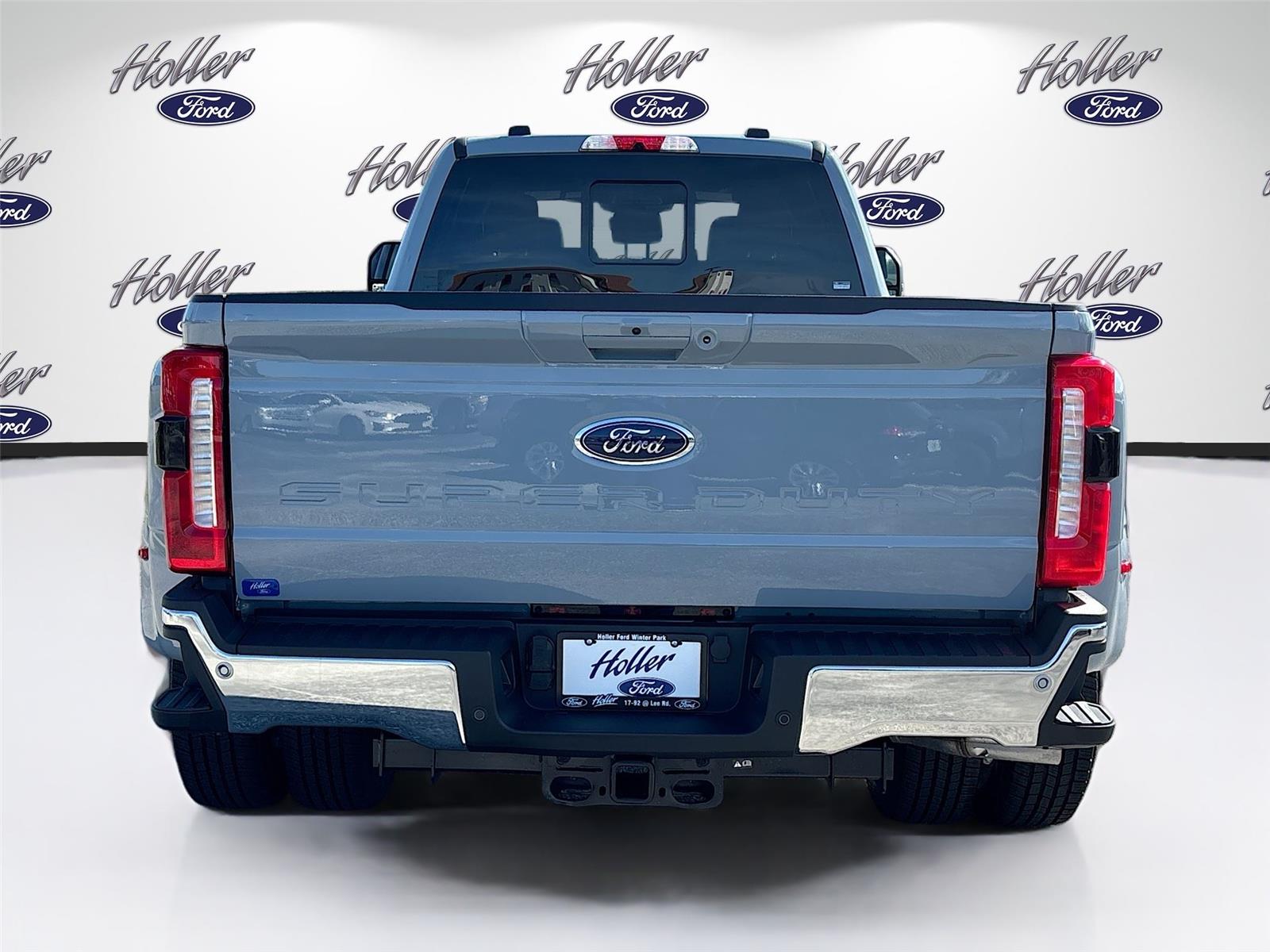 2026 Ford Super Duty F-350 DRW LARIAT
