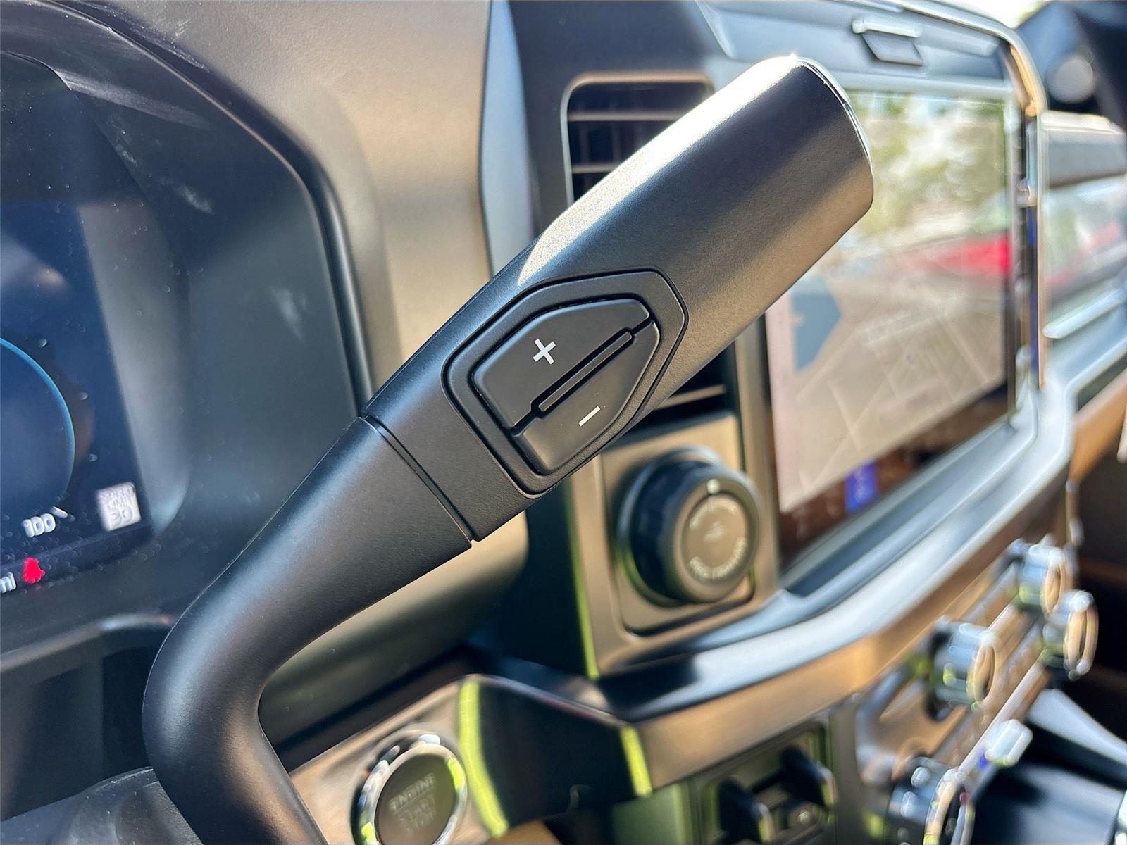 2026 Ford Super Duty F-350 DRW LARIAT