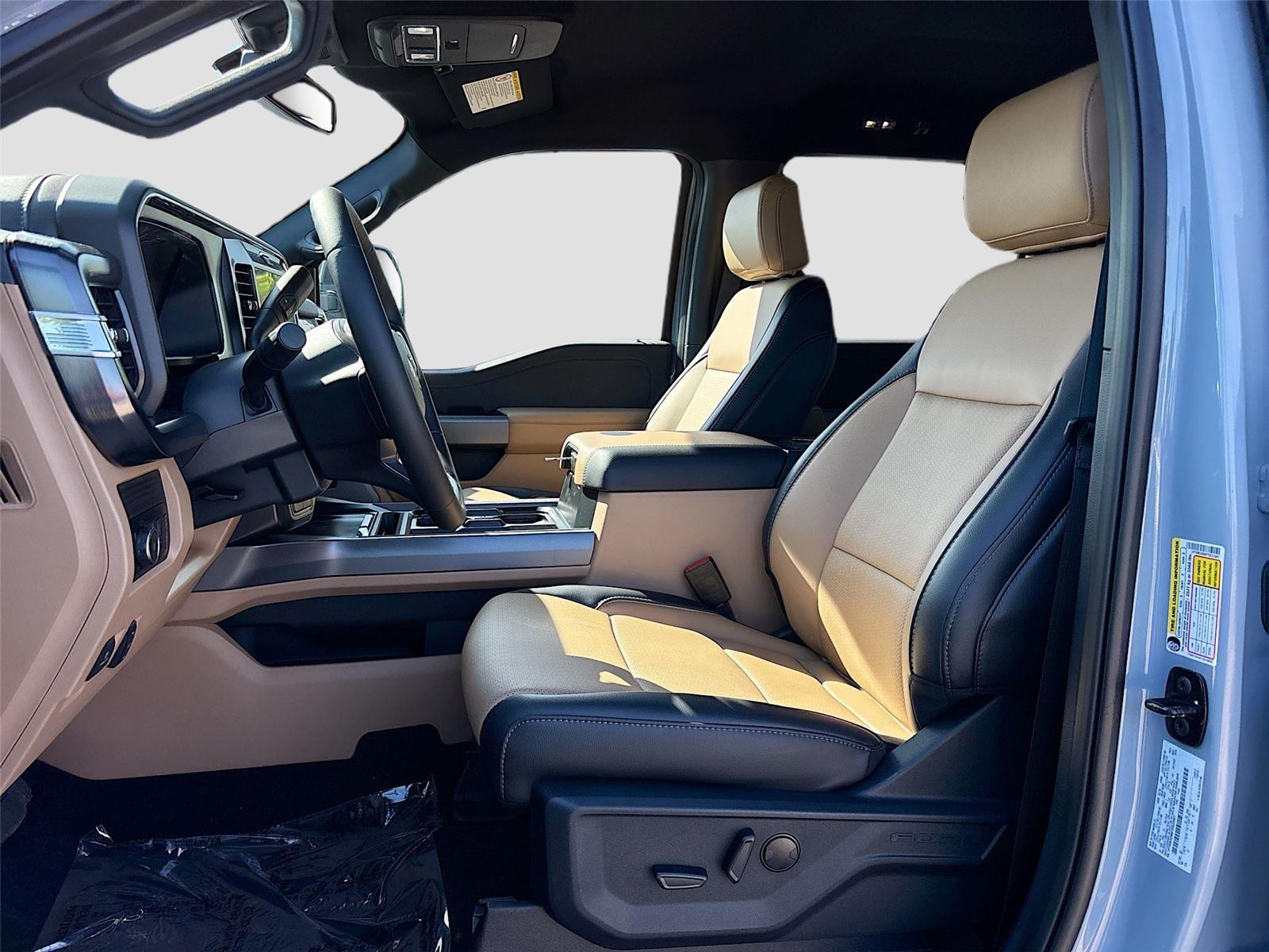 2026 Ford Super Duty F-350 DRW LARIAT
