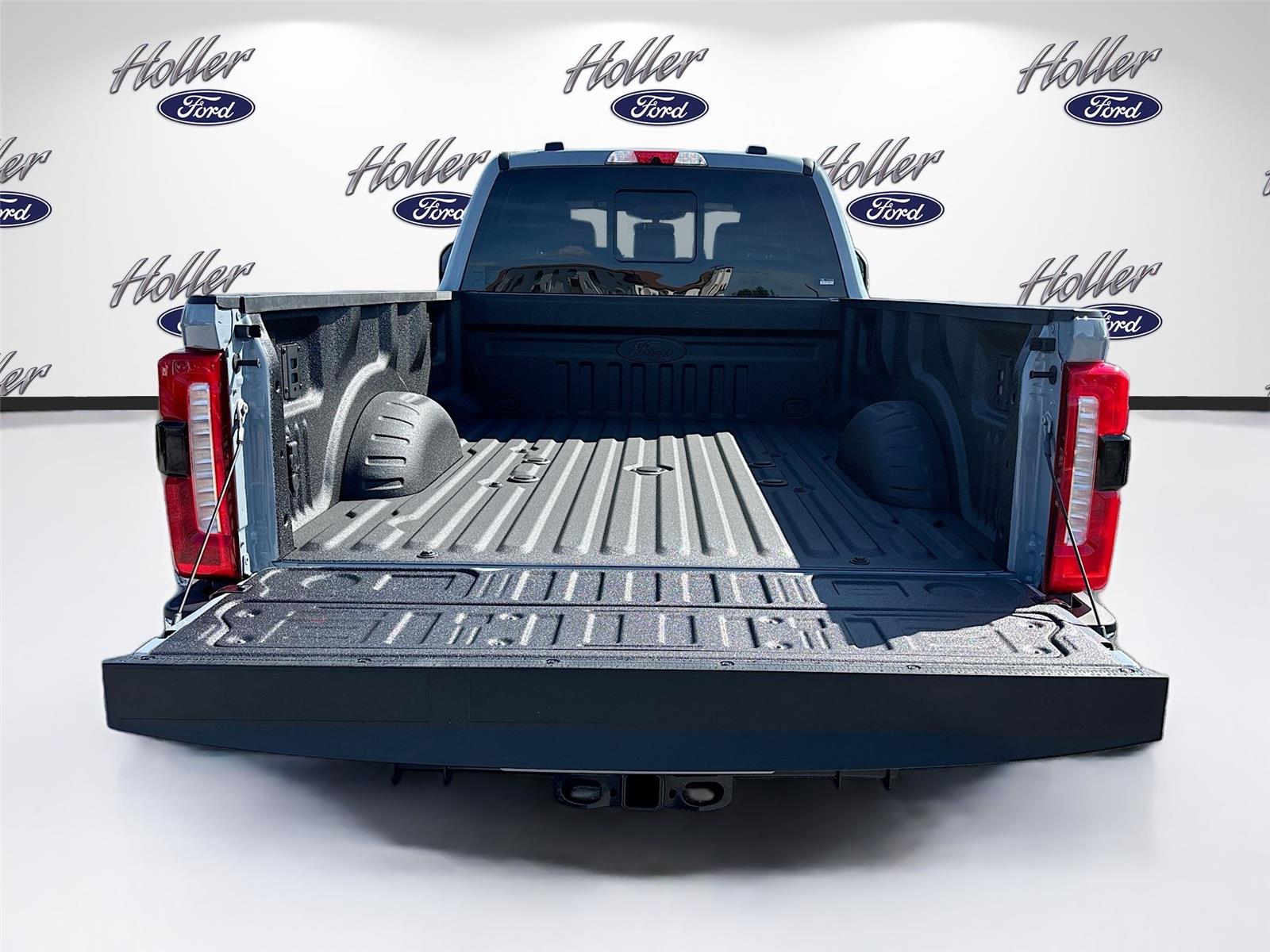 2026 Ford Super Duty F-350 DRW LARIAT
