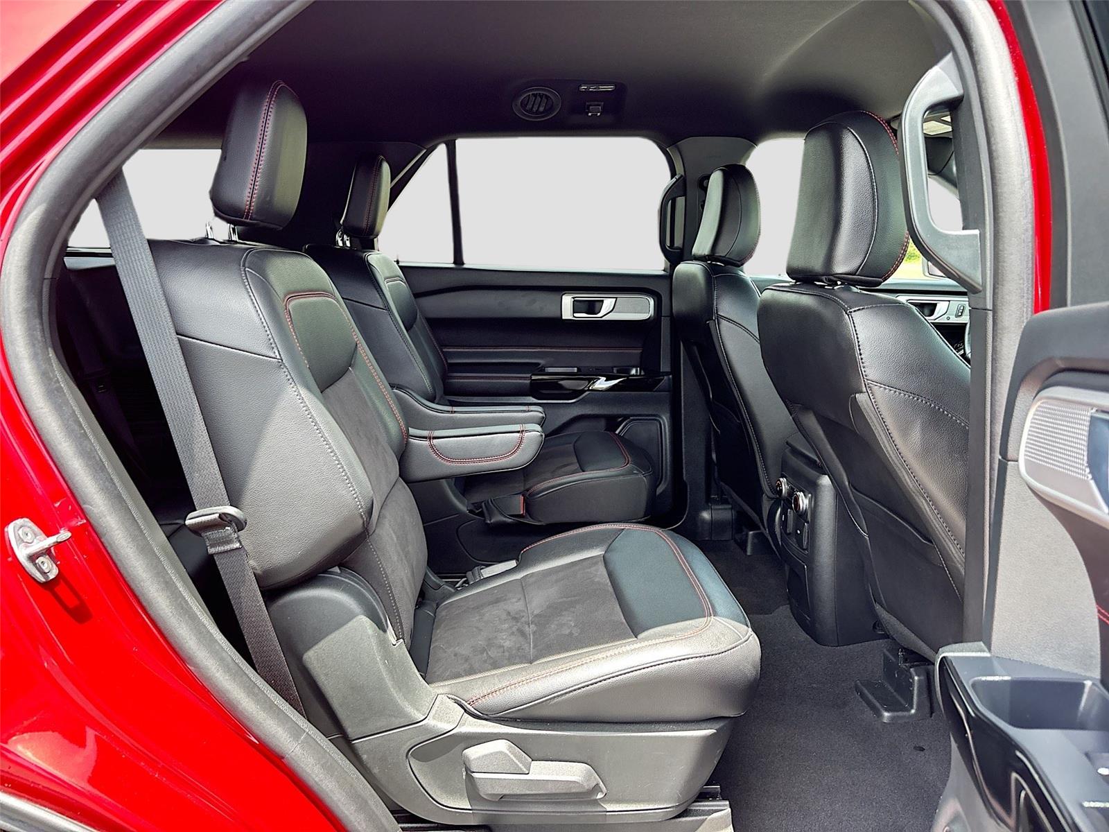 2024 Ford Explorer ST-Line
