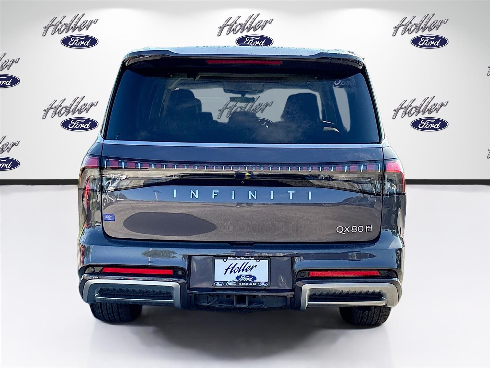 2025 INFINITI QX80 LUXE