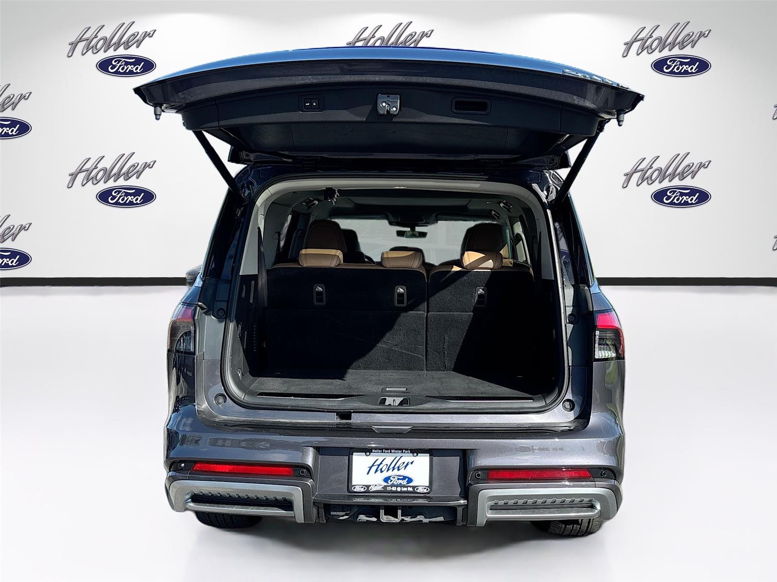 2025 INFINITI QX80 LUXE