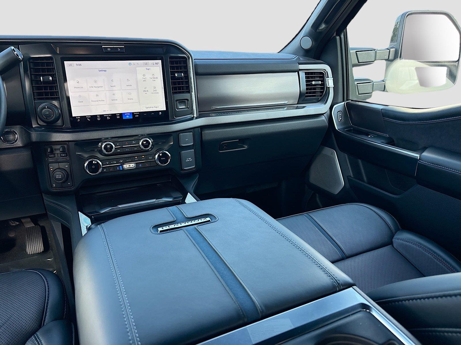 2026 Ford Super Duty F-350 SRW Platinum