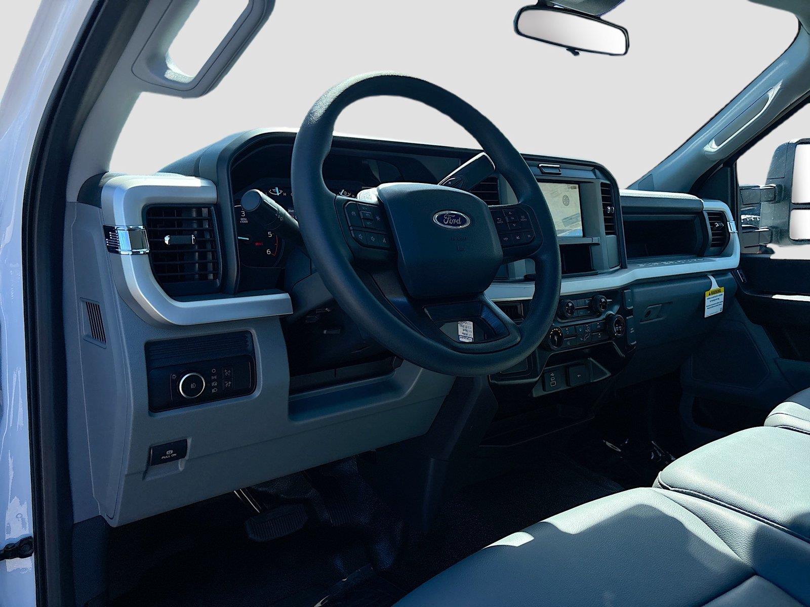 2026 Ford Super Duty F-550 DRW XL