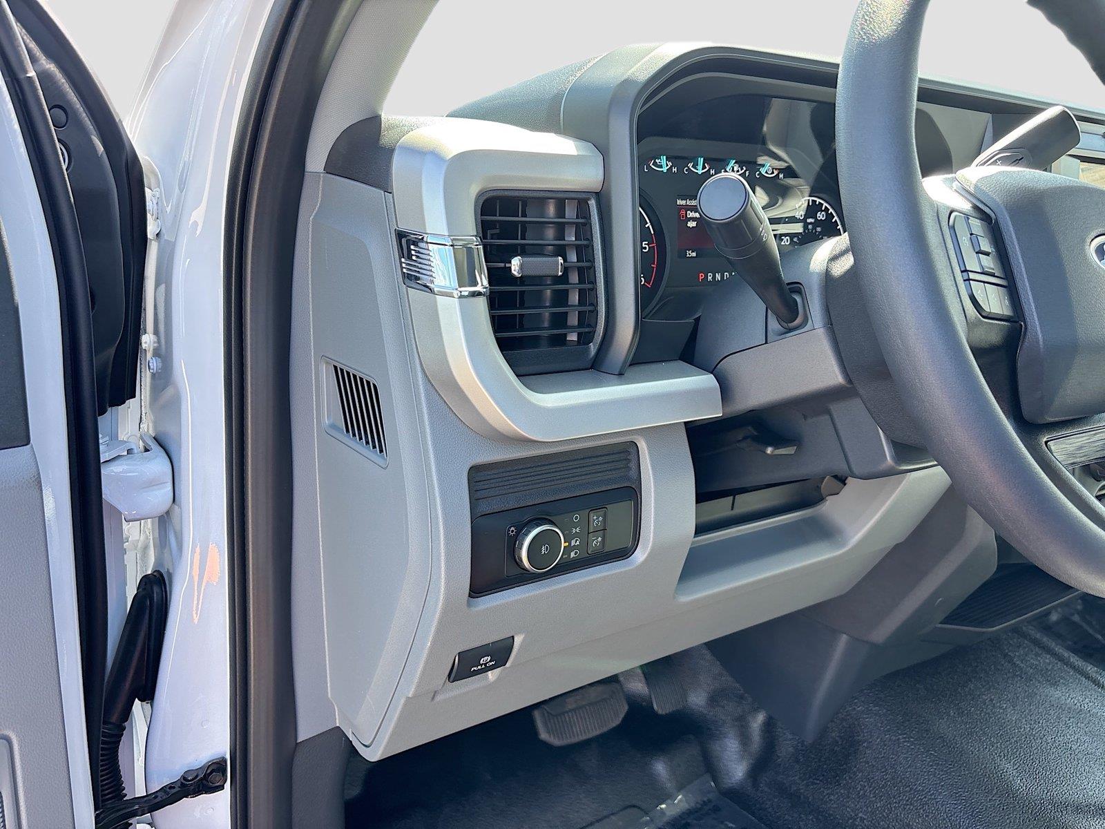 2026 Ford Super Duty F-550 DRW XL