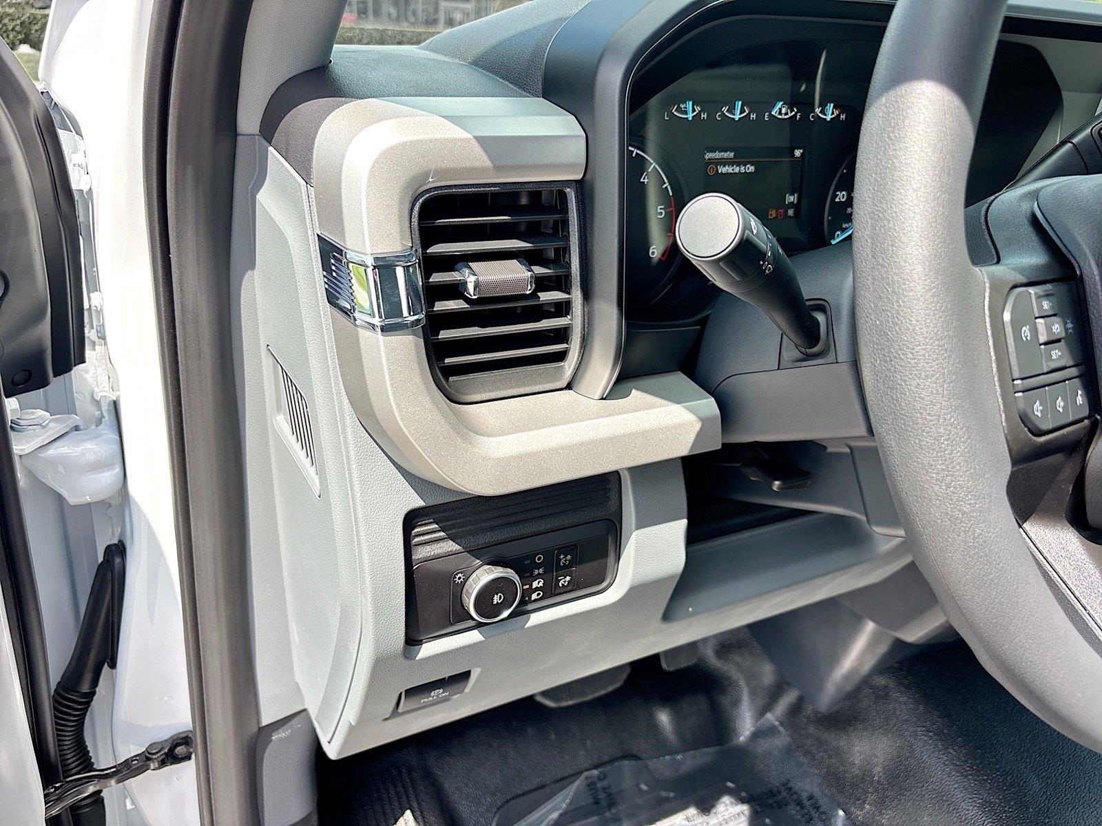 2026 Ford Super Duty F-550 DRW XL