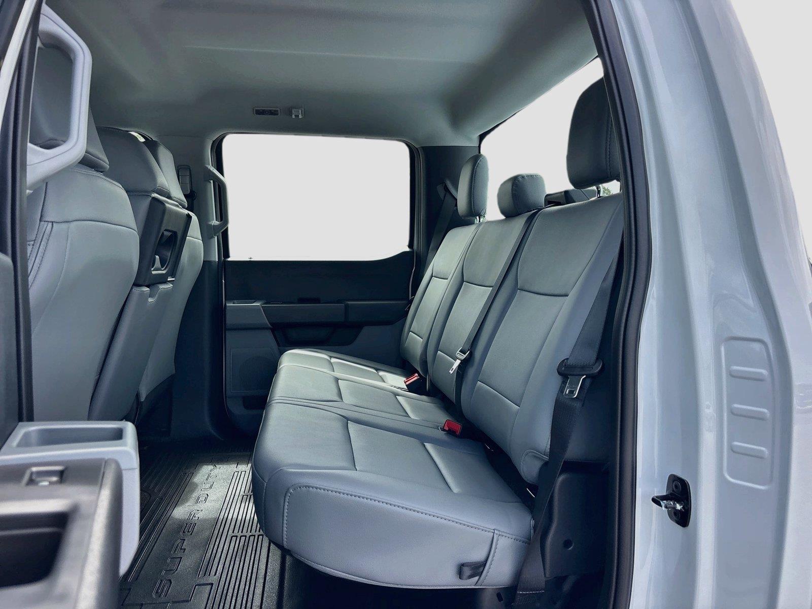 2027 Ford Super Duty F-350 DRW XL