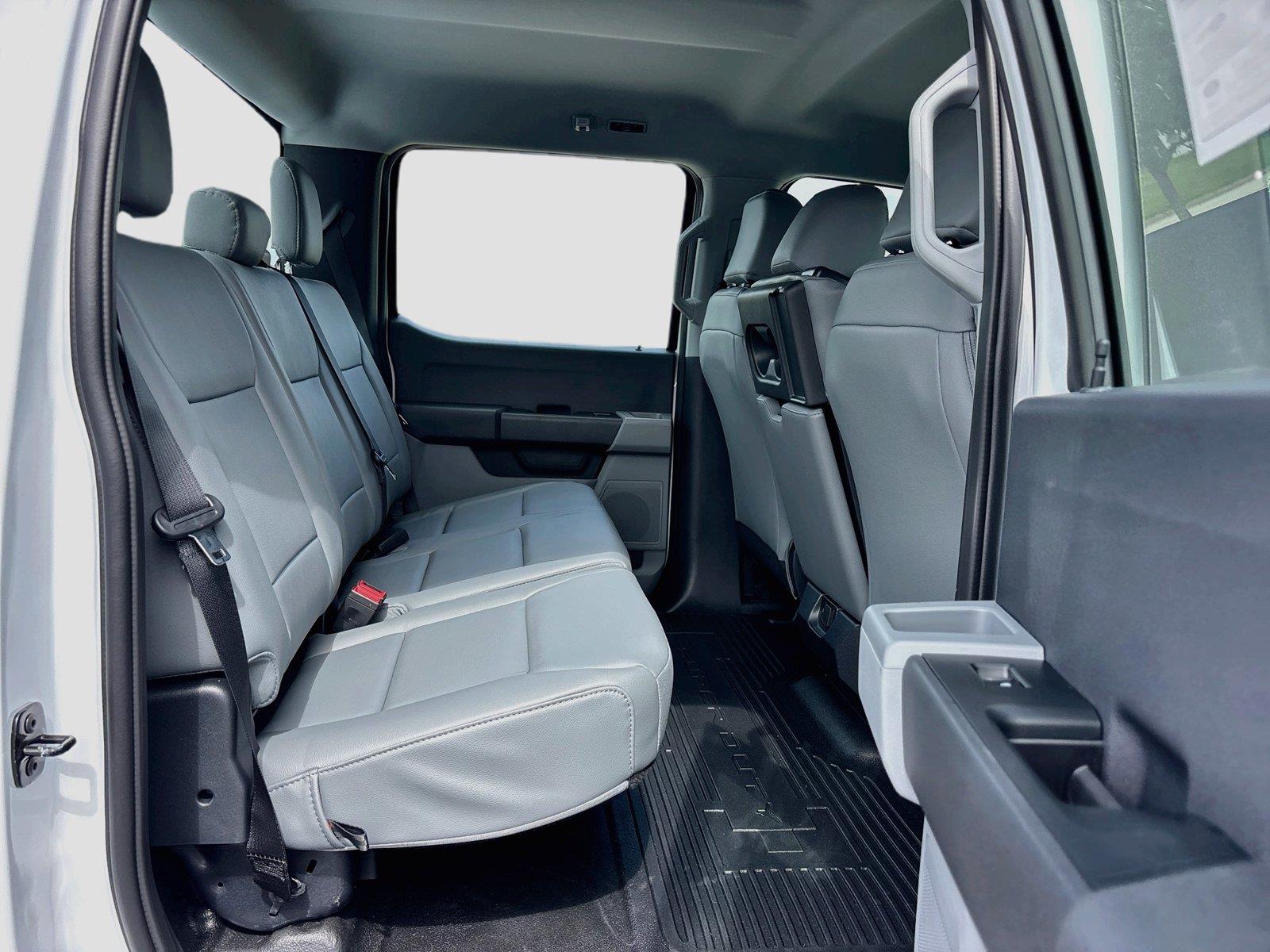 2027 Ford Super Duty F-350 DRW XL