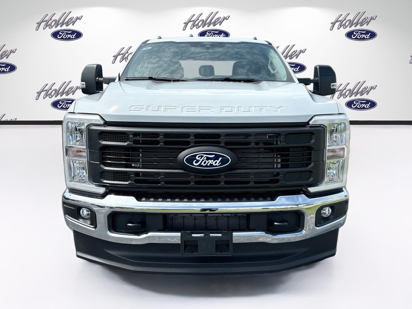 2027 Ford Super Duty F-350 DRW XL