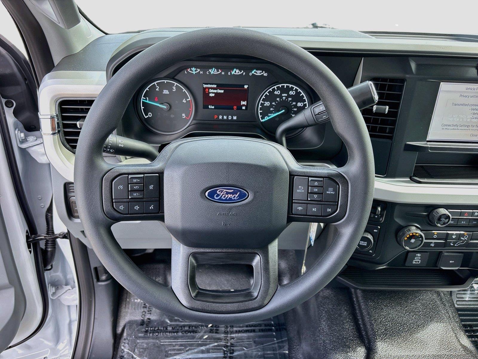 2027 Ford Super Duty F-350 DRW XL