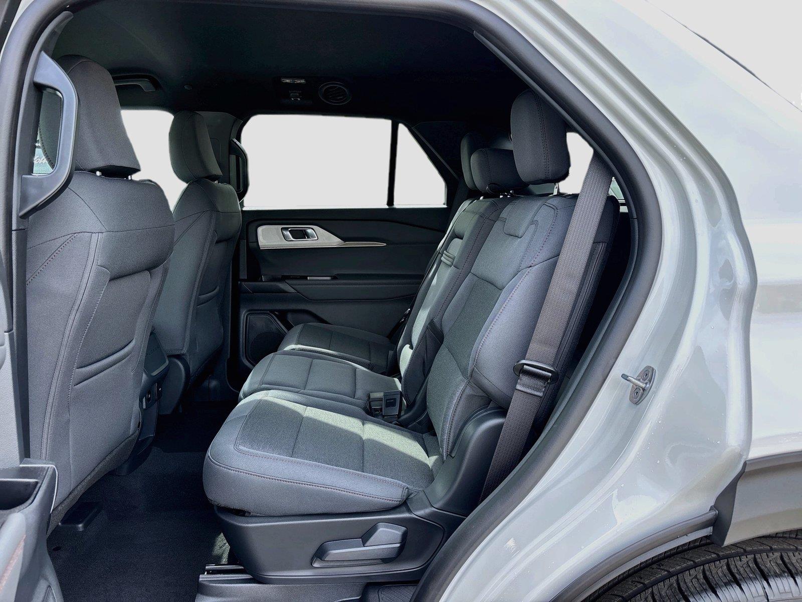 2027 Ford Explorer Active w/200A Pkg