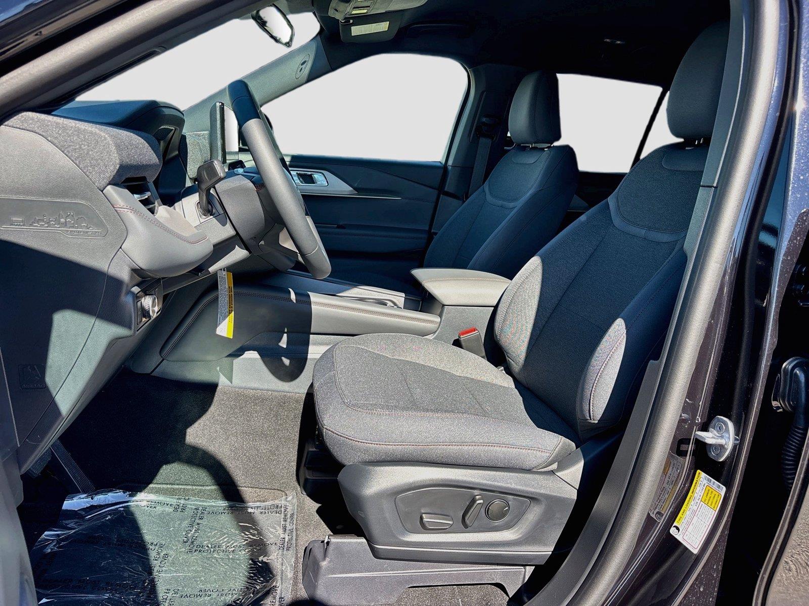 2027 Ford Explorer Active w/200A Pkg