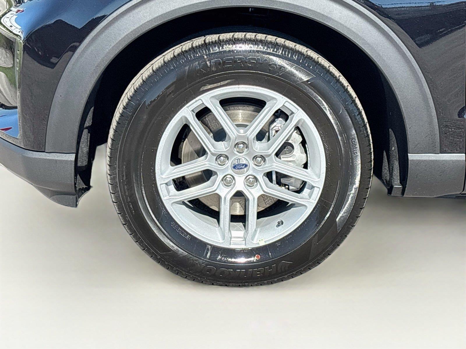 2027 Ford Explorer Active w/200A Pkg