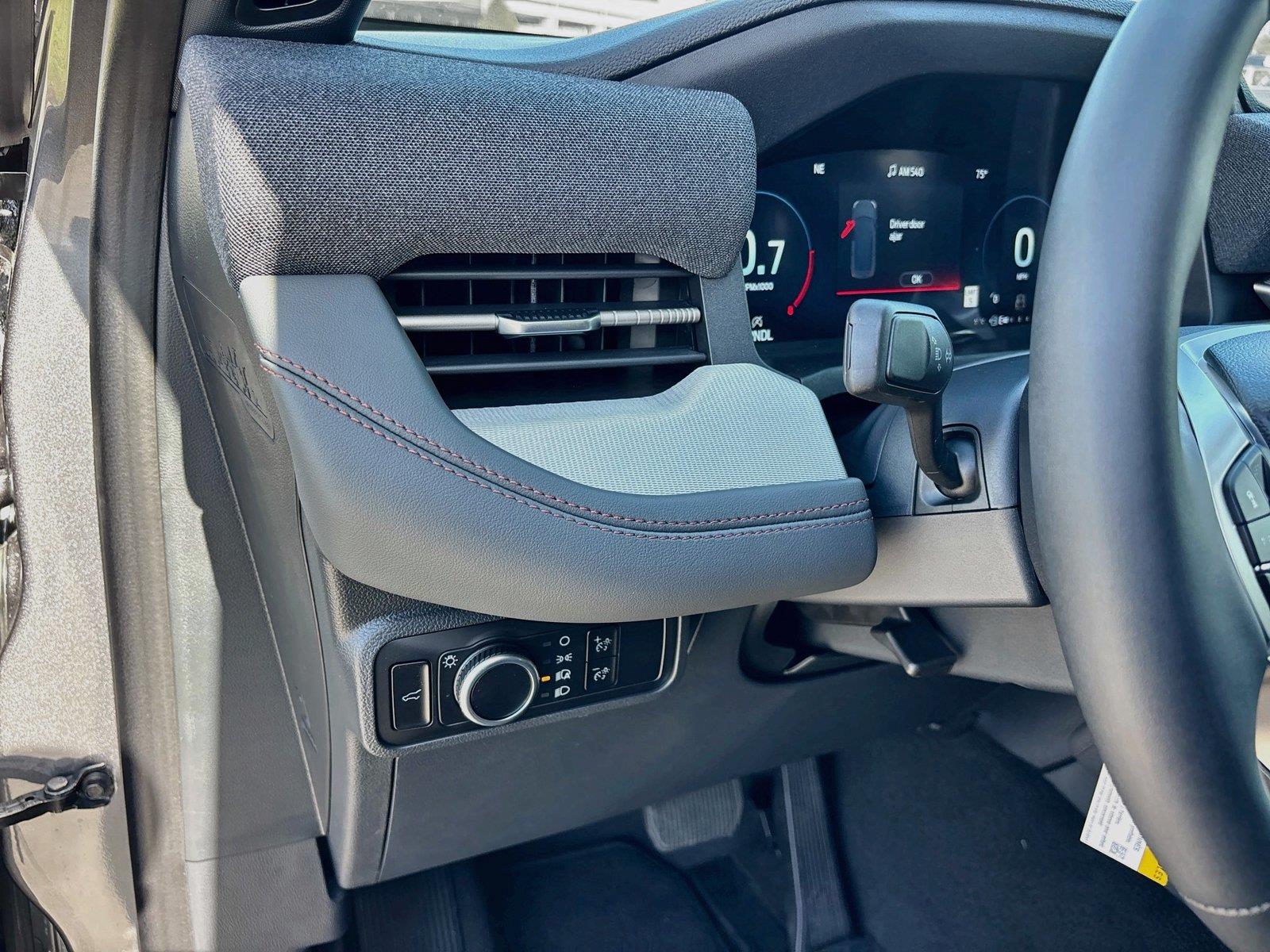 2027 Ford Explorer Active w/200A Pkg