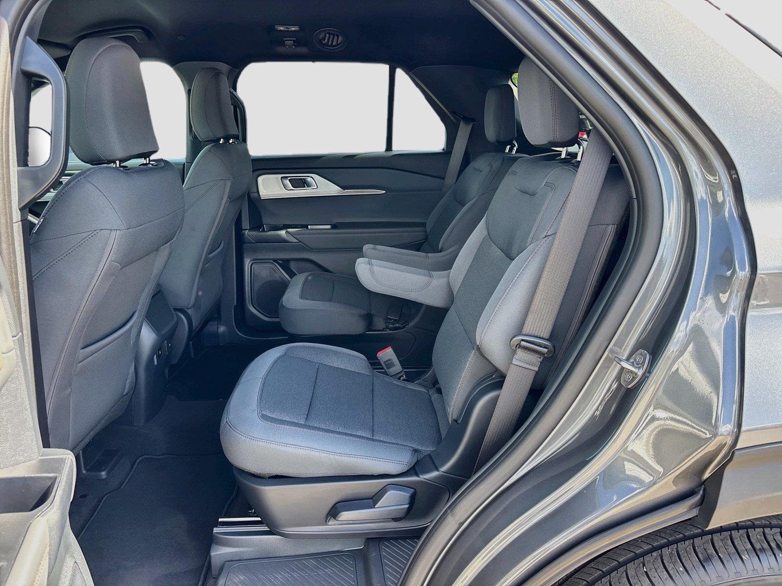 2027 Ford Explorer Active w/200A Pkg