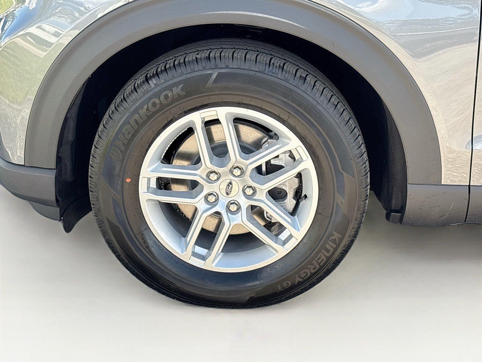 2027 Ford Explorer Active w/200A Pkg
