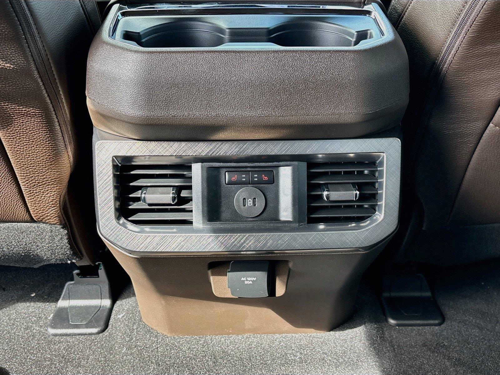 2027 Ford Super Duty F-350 DRW King Ranch