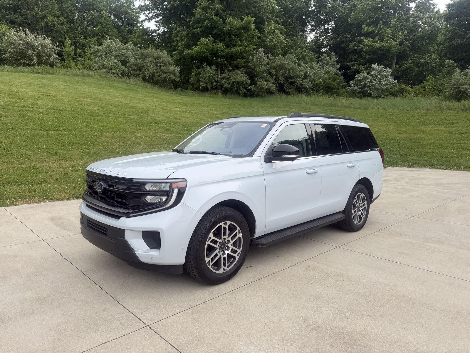 2025 Space Silver Ford Expedition Active 4X4 SUV
