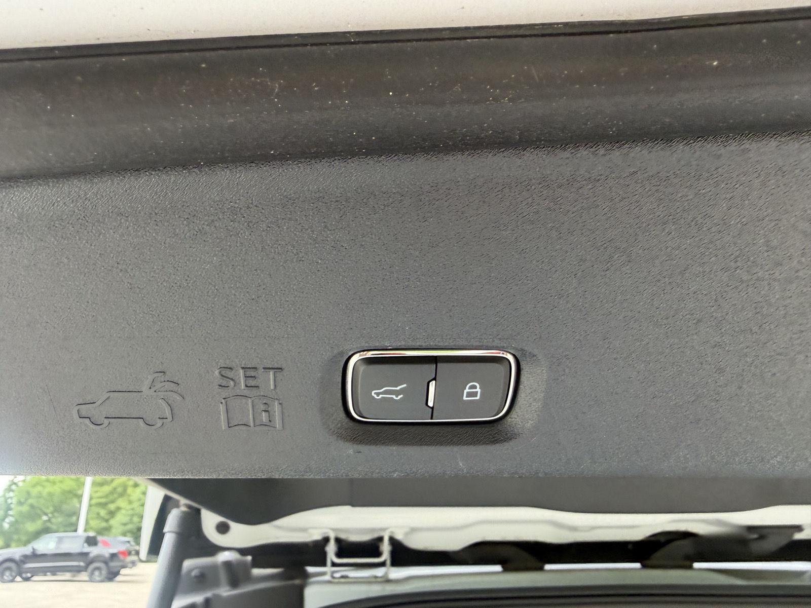 2025 Space Silver Ford Expedition Active 4X4 SUV
