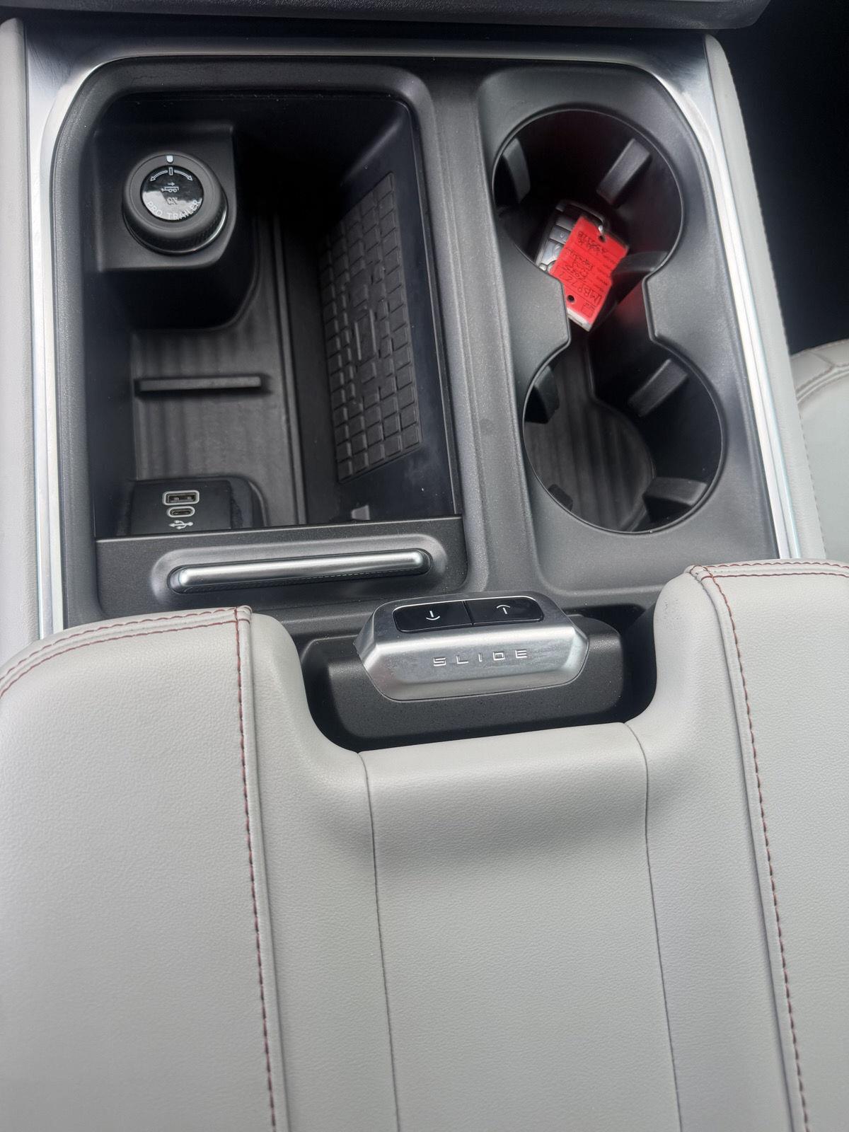 2025 Space Silver Ford Expedition Active 4X4 SUV