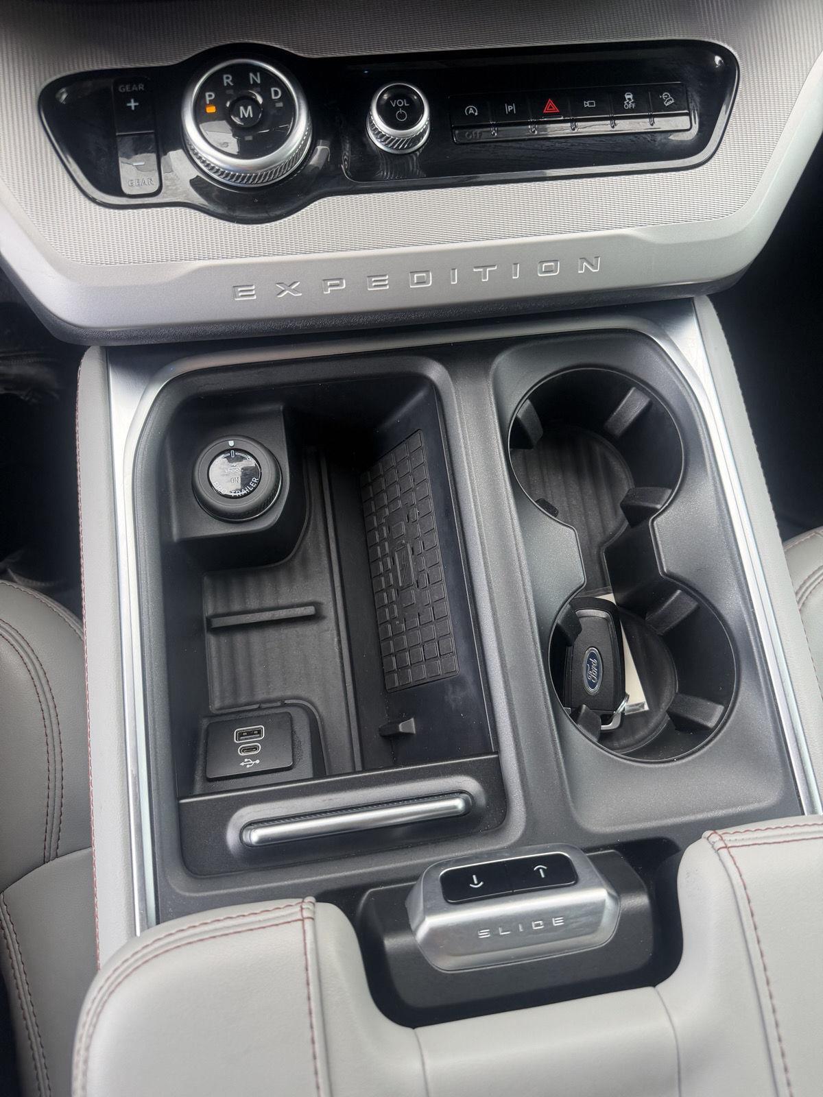 2025 Space Silver Ford Expedition Active 4X4 SUV