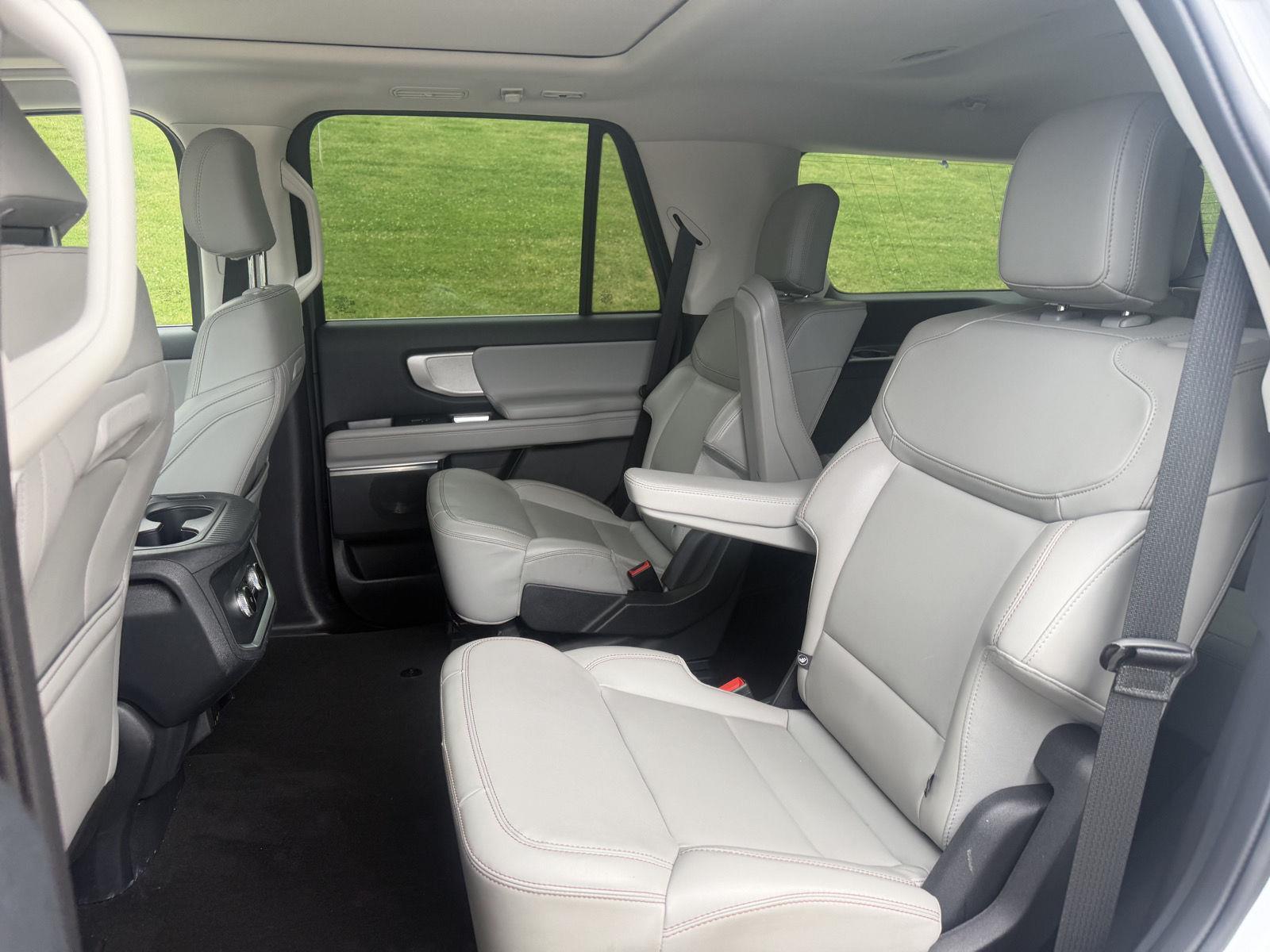 2025 Space Silver Ford Expedition Active 4X4 SUV
