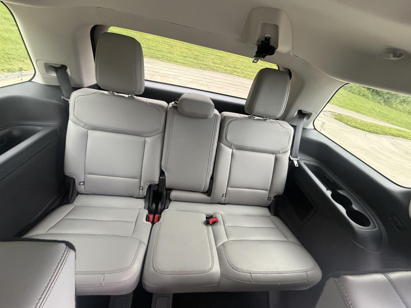2025 Space Silver Ford Expedition Active 4X4 SUV